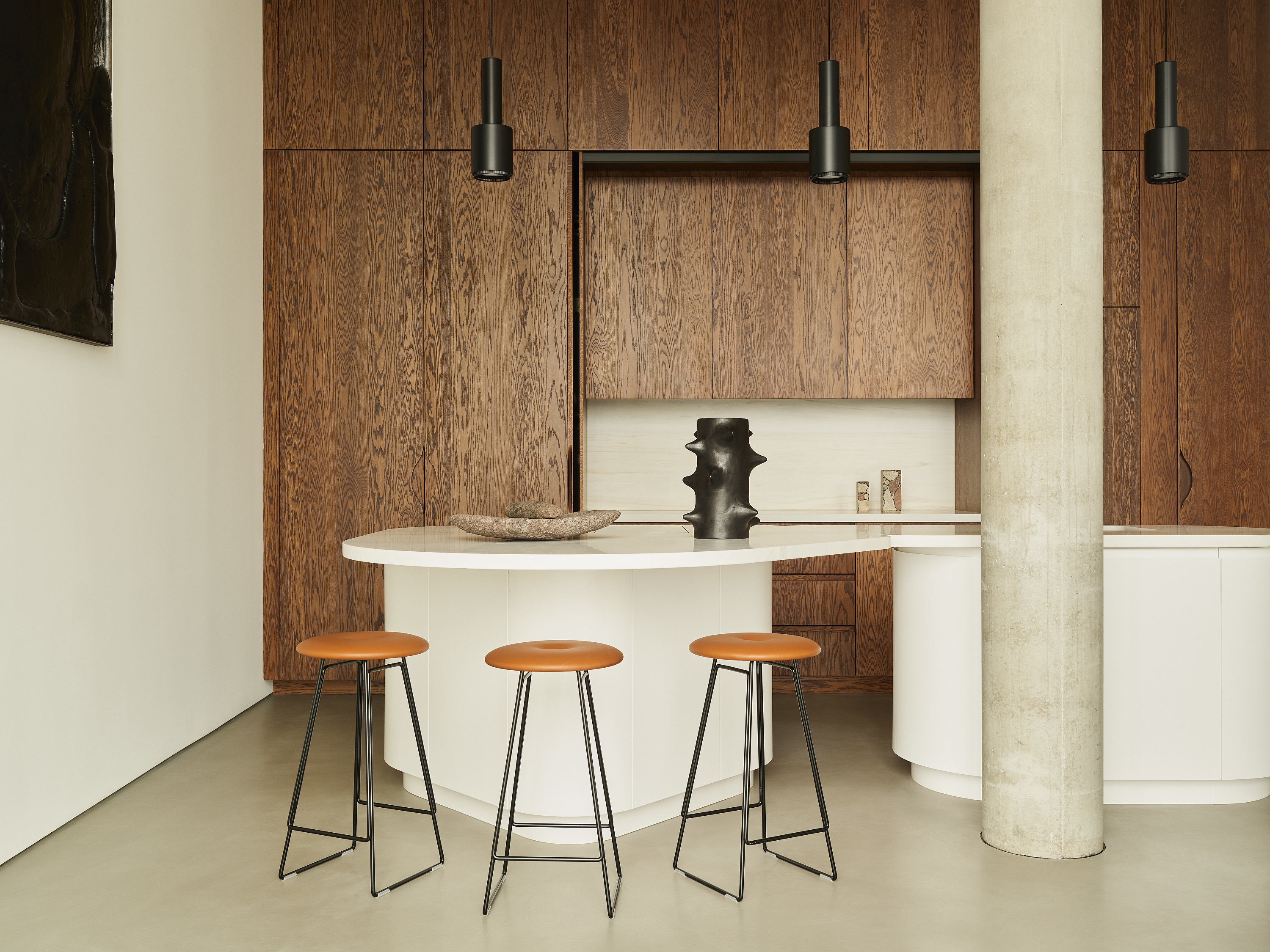 Tom Dixon Küche mit rundem Bartresen HdM One Park Drive